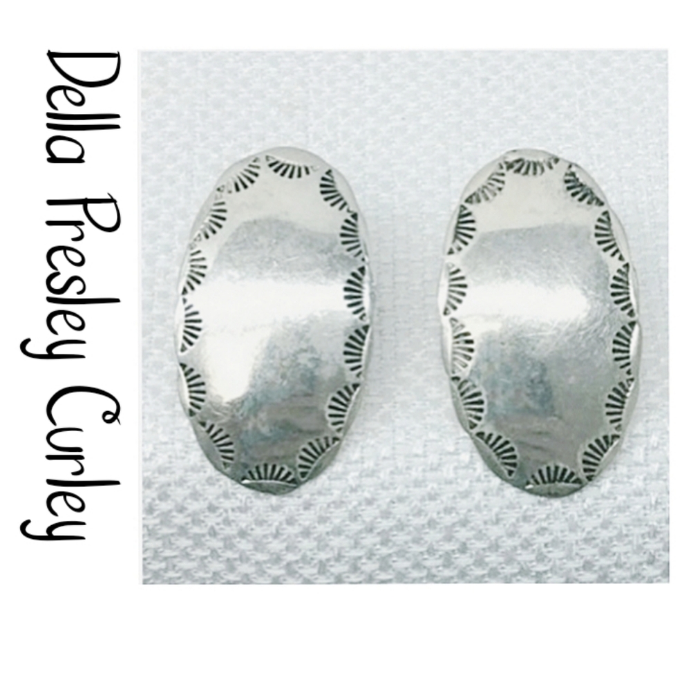 DELLA & PRESLEY CURLEY Navajo Concho Scalloped Earrings 925 Sterling Silver